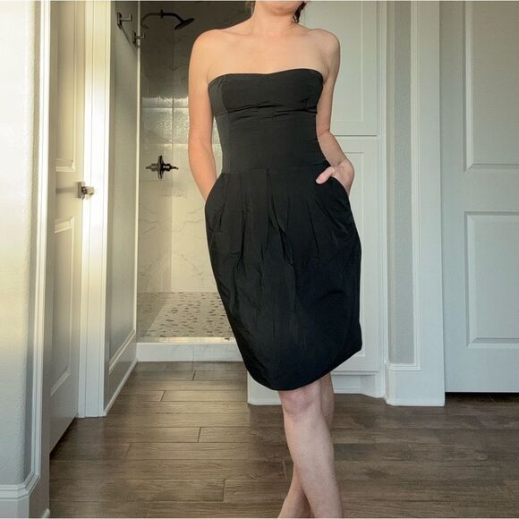 Derek Lam Italian Black Peated Pocket Strapless Dress Size 2 - Picture 1 of 8